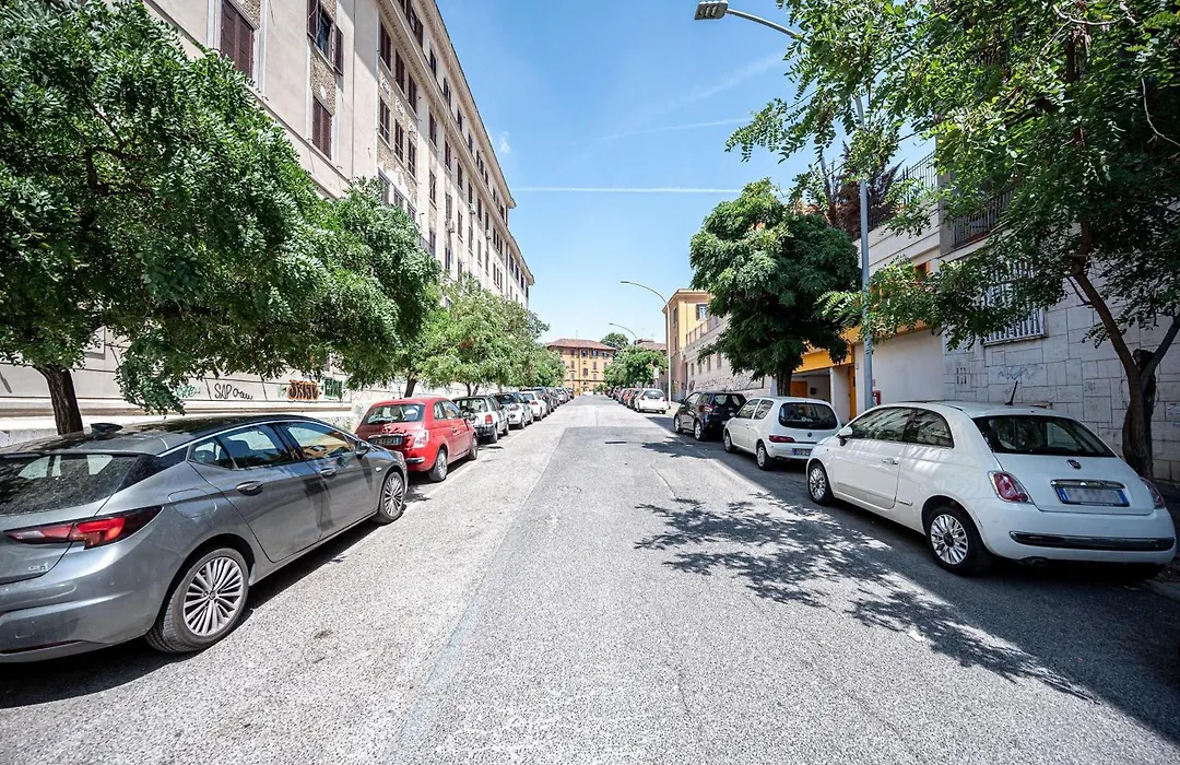 Caracciolo Apartment - Metro San Giovanni-1