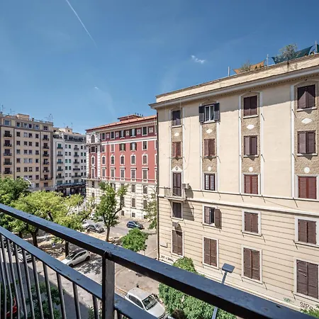 Caracciolo Apartment - Metro San Giovanni-3